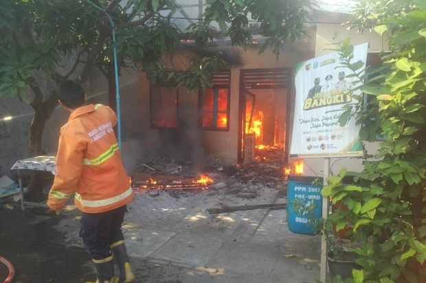 Rumah Warga Gresik Ambyar...