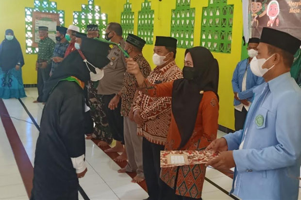 Wisuda Santri TPA Mappedeceng...