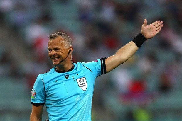 Bjorn Kuipers, Wasit...