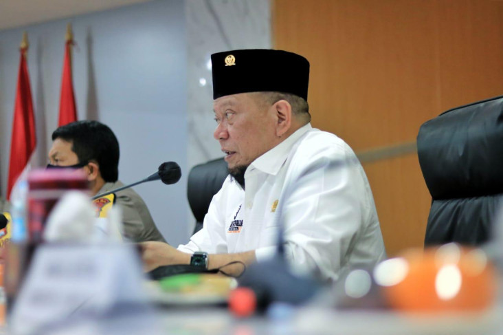 Tenaga Kesehatan Berguguran,...