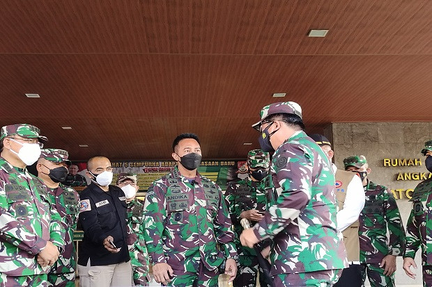 Di Depan Panglima TNI,...