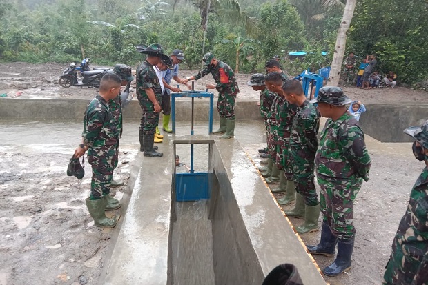 Bendungan Mini di Desa...