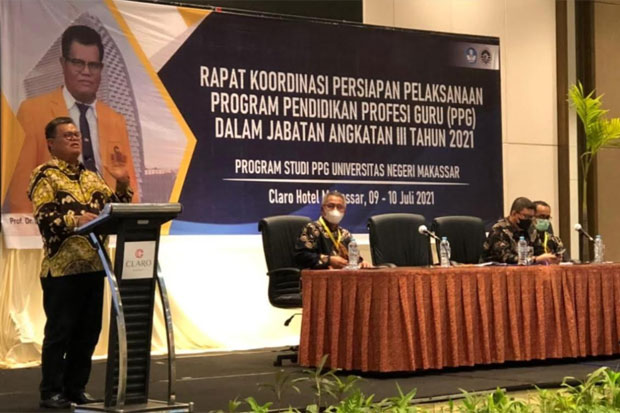 Buka Rakor PPG, Rektor...
