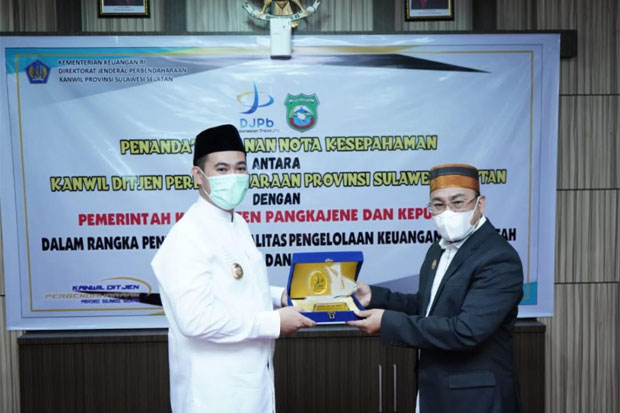 Pemkab Pangkep Raih...