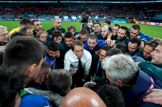 Mancini Tak Ingin Italia...