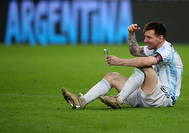 Bawa Argentina Juara,...