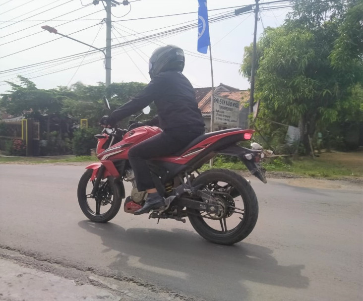 Tips Mengendarai Motor...