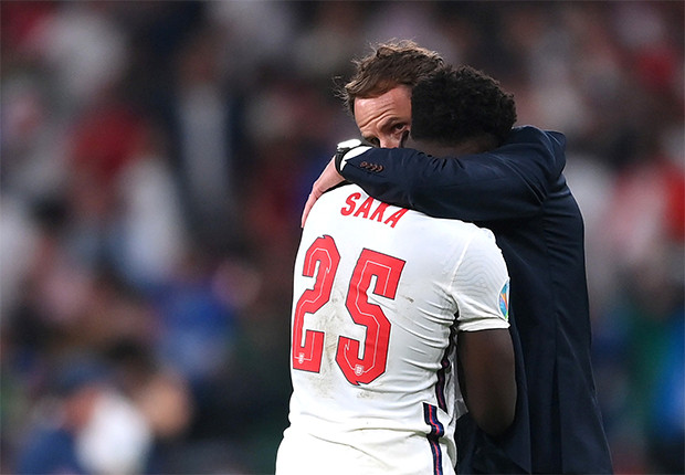 Momen Southgate Hibur...