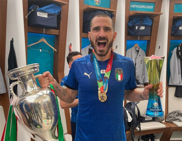 Leonardo Bonucci Nikmati...