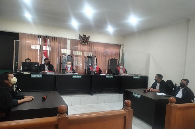 Hakim Tolak Keberatan...