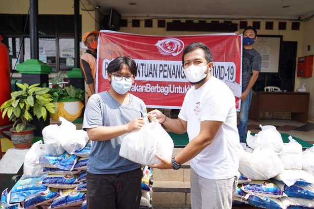 Komunitas Ini Berbagi...