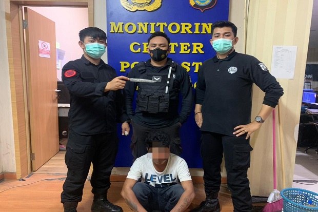 Garang Saat Bawa Sajam,...