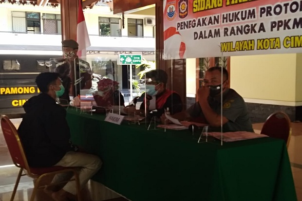 Nekat Gelar Syukuran...