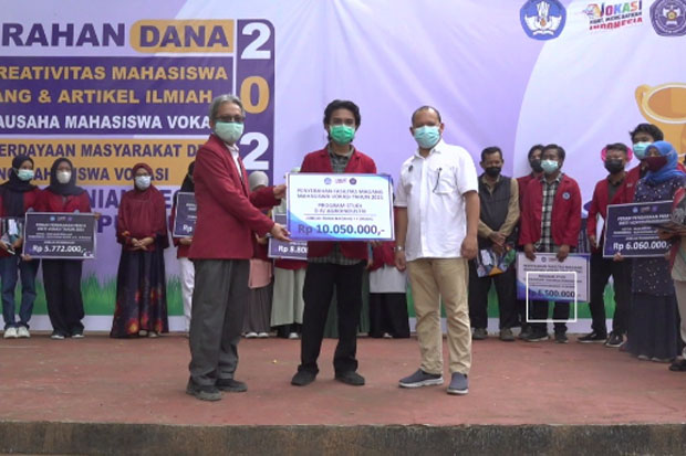 21 Mahasiswa Politani...