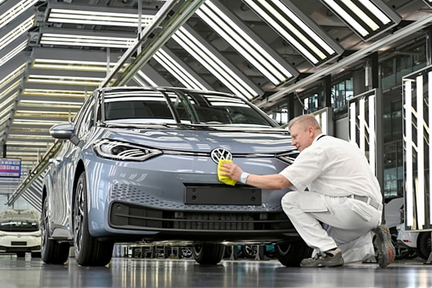 VW Kebut Bikin Mobil...