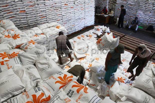 Stok Beras Aman, Masyarakat...