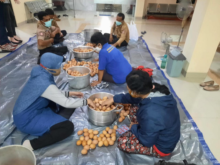 Dukung PPKM Darurat,...
