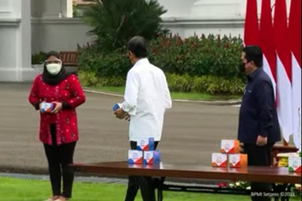 Jokowi Luncurkan 3 Paket...
