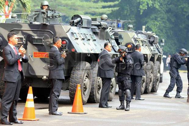 Aksi Paspampres Mulai...