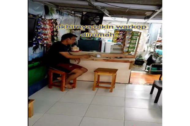Jengkel Dilarang Nongkrong...