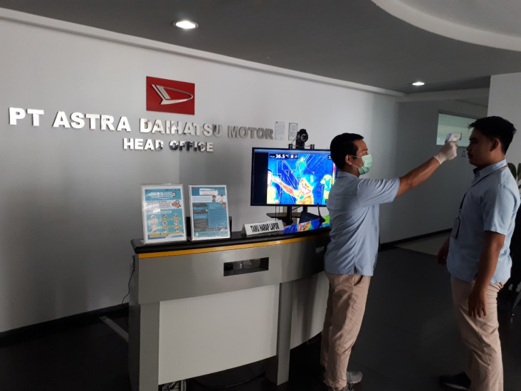 Ekspatriat Jepang Ramai-ramai...