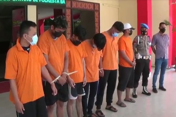 Palsukan Sertifikat...