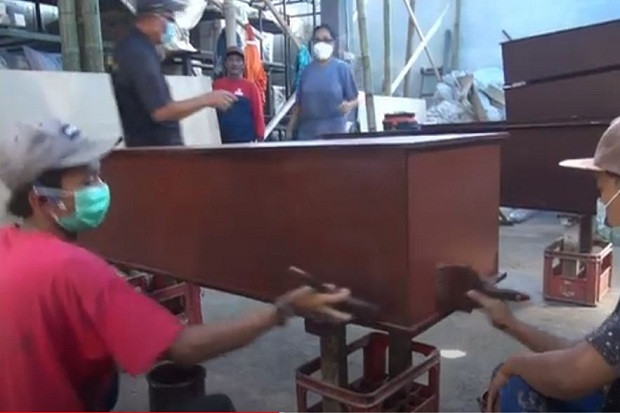 Banjir Pesanan, Perajin...