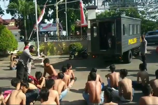 Ratusan Pemuda Diringkus...