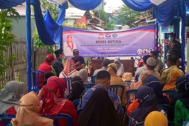 Sambangi Dua Titik Reses,...