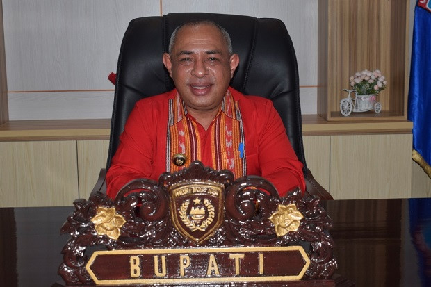 Bupati Benyamin Th Noach...
