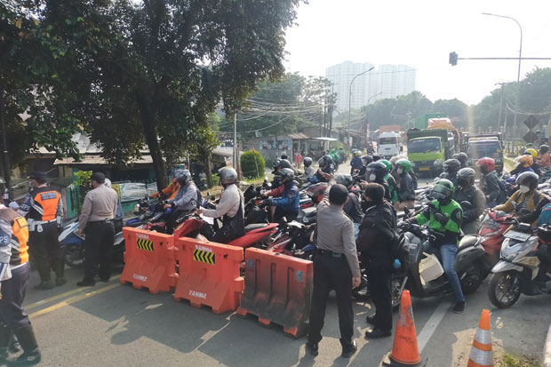 Penyekatan PPKM Darurat,...