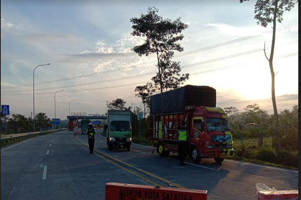 Keluar Exit Tol Salatiga,...