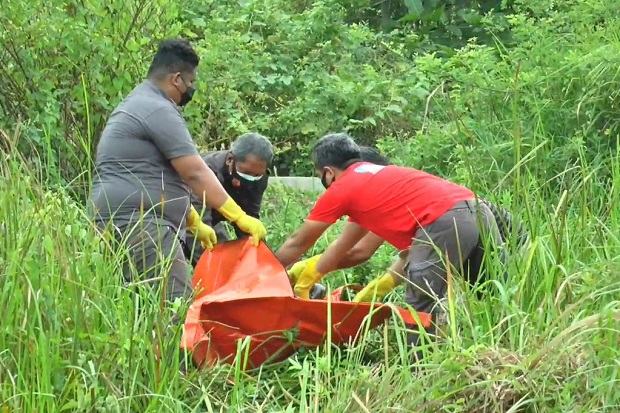 Sumenep Gempar, Tukang...