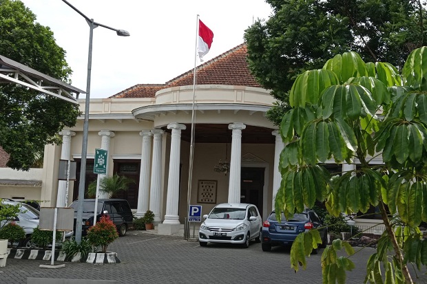 Tiong Hwa Ie Sia, Kisah...
