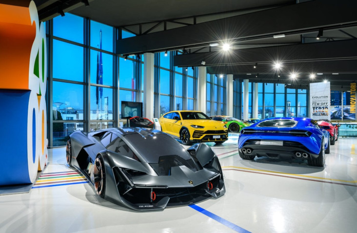 Edan, Pemesanan Lamborghini...