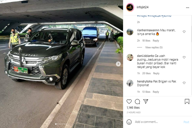 Mobil Dinas TNI dan...