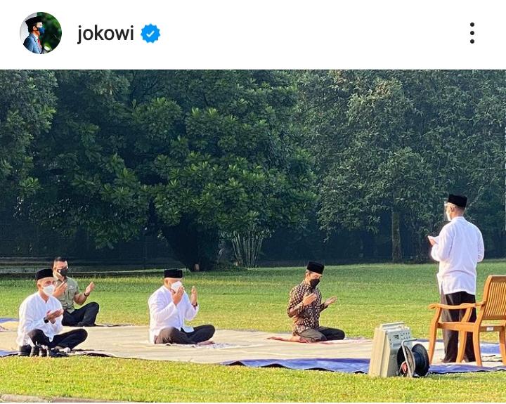 Jokowi Salat Idul Adha...