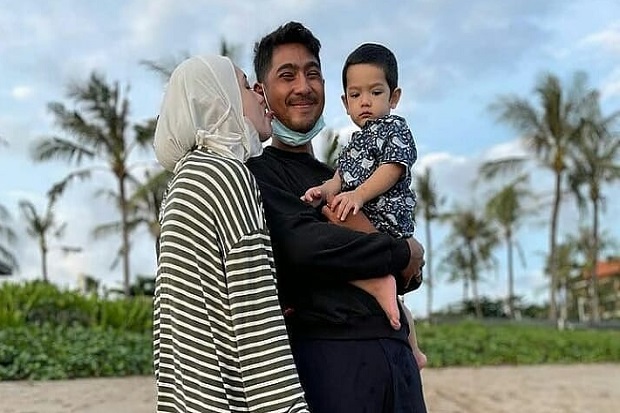 Putri Anne Diserang...