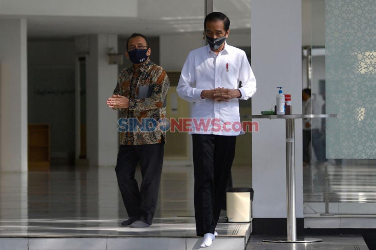 Jokowi Beri Restu Rektor...