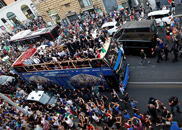 Italia Catat Lonjakan...