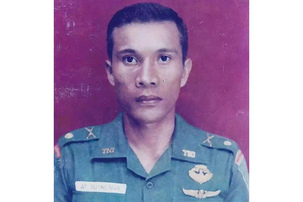 Mengharukan, Perwira...