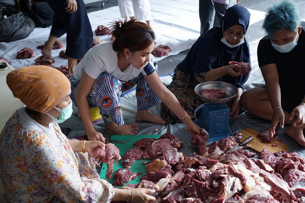 Ayu Ting Ting Ikut Potong...