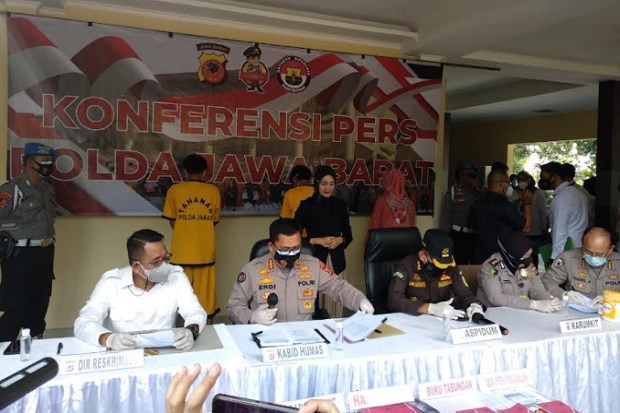 Geger! Obat COVID-19...