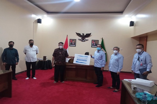 Gotong Royong Menyediakan...