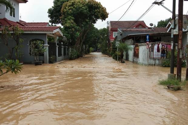 Pembebasan Lahan di...