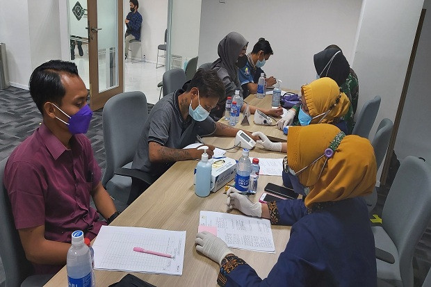 Ratusan Orang Antusias...
