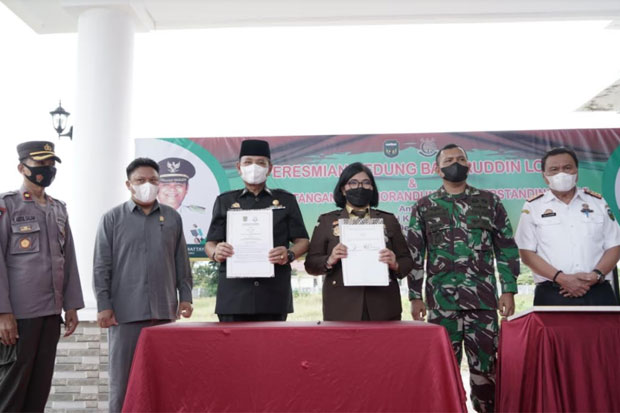 Nama Baharuddin Lopa...