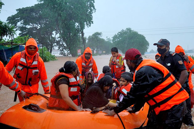 Korban Banjir dan Tanah...
