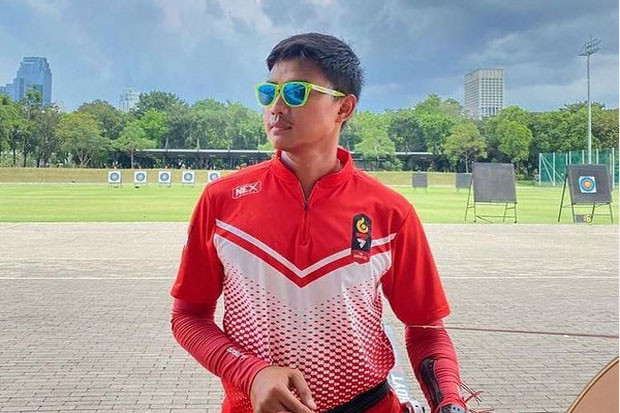 Riau Ega Amankan Posisi...