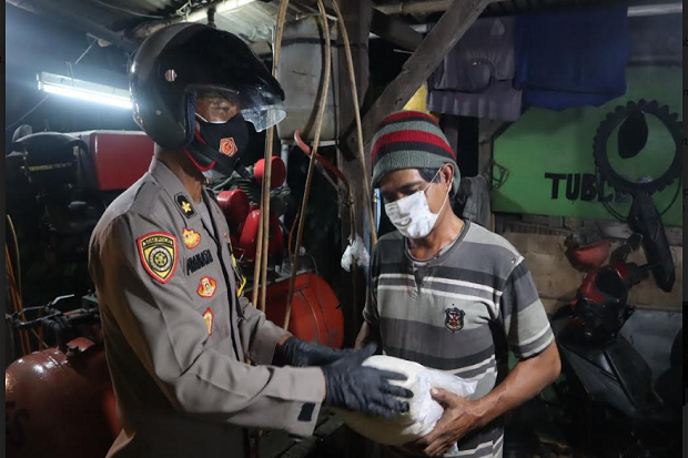 Terdampak PPKM Darurat,...